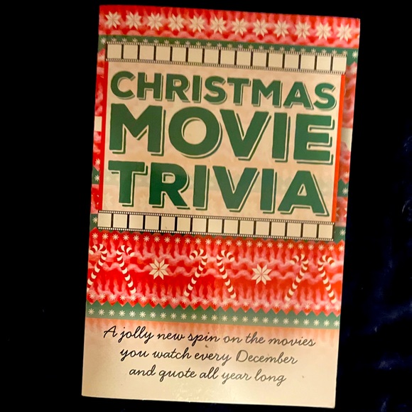 Christmas movie trivia book - Picture 1 of 2